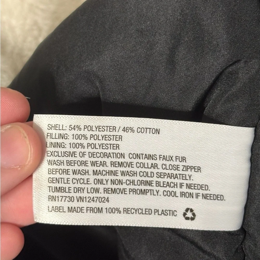 Girls size 4/5 winter jacket, #E1177